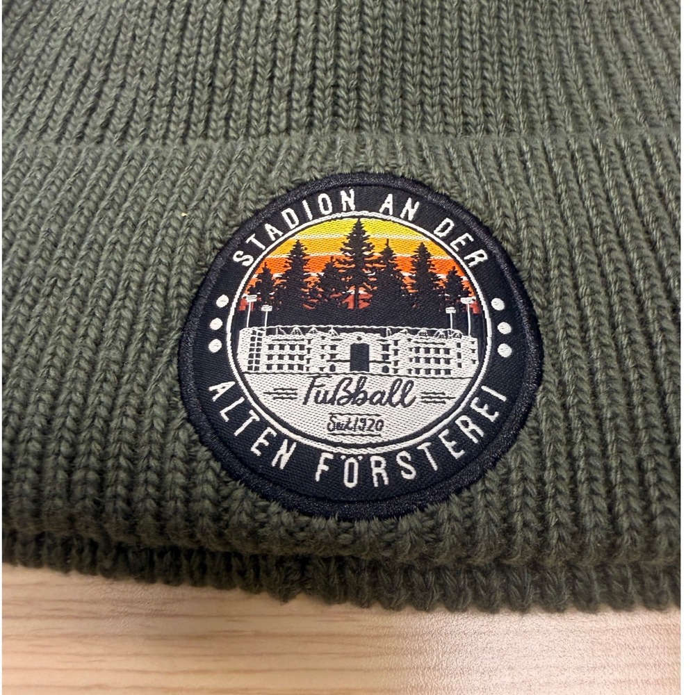 Union Berlin Stadion An Der Alten Försterei Beanie Hat Olive Green Knit NWT - Picture 3 of 5